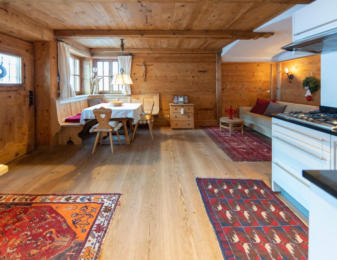 Villa Al Bosco セルヴァ・ディ・ヴァル・ガルデーナ エクステリア 写真